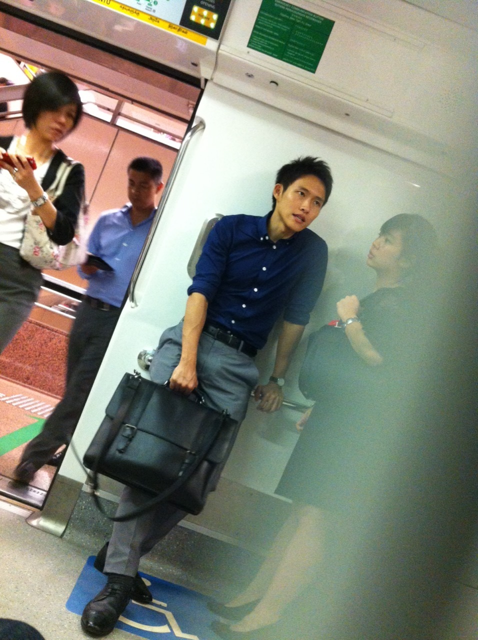 famemonsteratsg:  Original post by http://famemonsteratsg.tumblr.com 