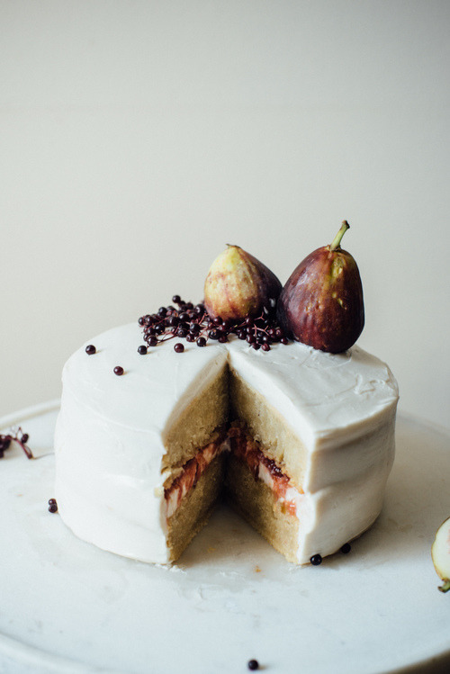 sweetoothgirl: HAZELNUT LAYER CAKE W/ FIG COMPOTE + (VEGAN) CREAM CHEESE FROSTING