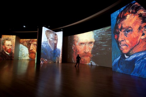 vanghoe:  thevoicegrowslouder:asylum-art:  ‘Van Gogh Alive’ Multimedia Exhibition Opens In Tel Aviv‘Van Gogh Alive’ Multimedia Exhibition Opens In Tel Aviv  (ISRAEL OUT) Israelis visit a multimedia art exhibition entitled “Van  Gogh Alive”