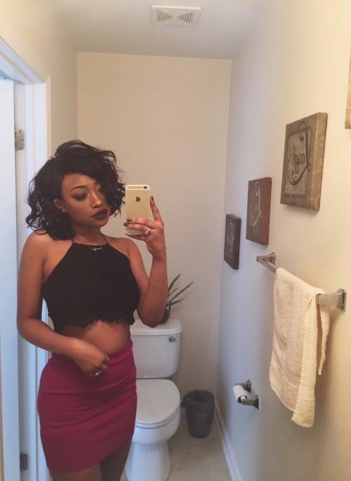 wavy-ting:  in honor of black out day 🌸