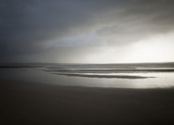 reverendbobbyanger:  Winter beach, Wales.
