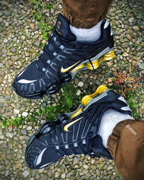 Stomping the moss with Shox TL Neymar . . .#onmyfeet #niketalk #igsneakers #igsneakerheads #kicksf