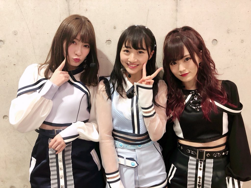 haruko48:  ago48:  idk but why does this picture looks like Aayan standing between