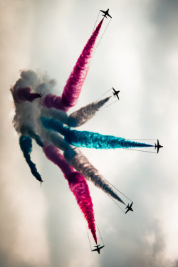r2–d2:  The Red Arrows - 2013 by
