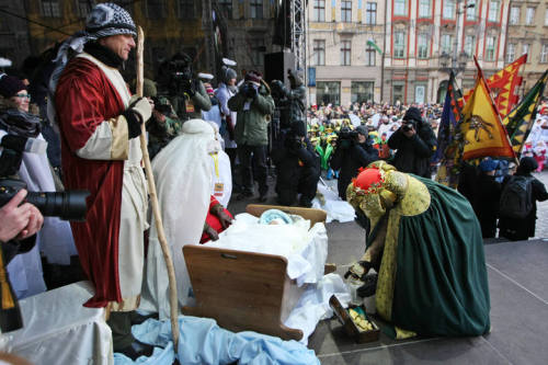 weirdpolis:Orszak Trzech Króli (parade of the Three Kings/Three Wise Men/the Magi)In Poland on the 6