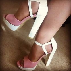 sexyshoesblog:  Do you like this? Pls visit http://www.sexy-shoes.luxlr.com for more.