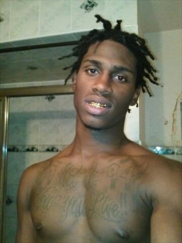 dachocolatefactory:  hottiesofthiscentury:  I NEED A THUG LIKE THIS IN MY LIFE!!!!!!!!!!!