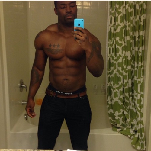 hotlatbot:  Damn Papi. HMU. HOTLATBOT@Yahoo.com