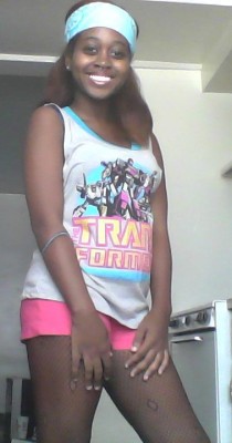 LilMzBubblezz in her &ldquo;more than meets the eye&rdquo; Tshirt