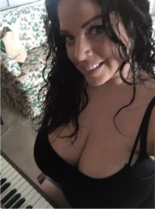 mageebigboobs:  Good morning everyone, my eye feels a lot better can you tell ?.
