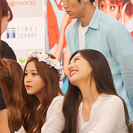 sekaisgf:happy queen ft. a smoll flower princess