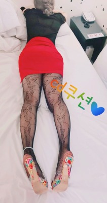 zntusclsrn:  머리채 잡히고 뒷치기 떡각♥ 잡아줄래?