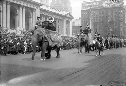 newyorkthegoldenage:April 21, 1923: the Ringling Brothers and Barnum &amp; Bailey Circus took pa