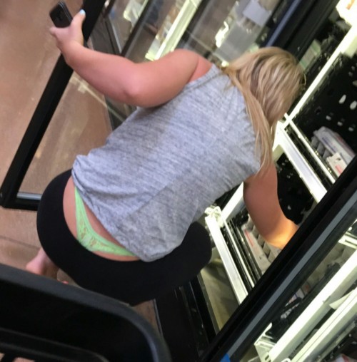 secretsissyboy69: Sissy Task:wear tight pants and a thong in public and bend over to show everyone w