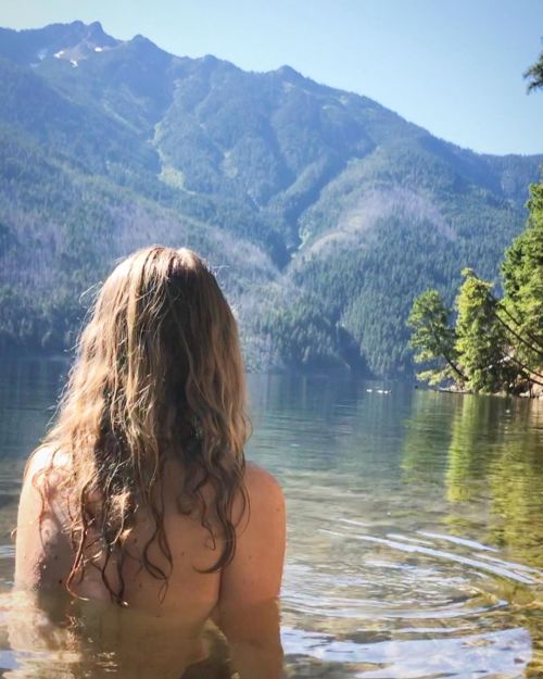 naturalswimmingspirit:capo.and.the.tideLucky, happy beach bum Ran the East Bank Trail of Ross Lake f