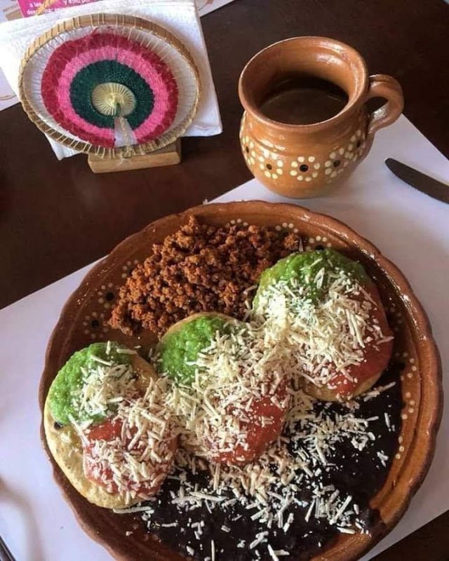 ramenuzumaki:Happy Mexican Independence Day to everyone!!🇲🇽🎆🍻🌮🙌🏼🎶There are many reasons why I am so proud to be Mexican: places, traditions, people, Día de Muertos (Day of the Dead), but especially food!!!Just look at these!😍🤤😋💕¡Viva