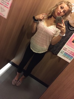 wispy-bones:  Me today in a change room 