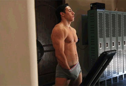 musculardude:  mysweatylockerroom:  http://mysweatylockerroom.tumblr.com/  Get in there n beat it man