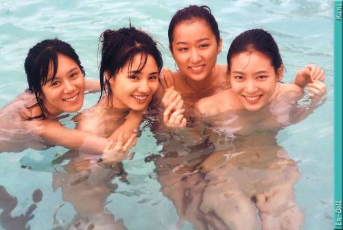 pachoierotica:  And a group of Asian women naked together for no reason. (does there need to be a reason?) 