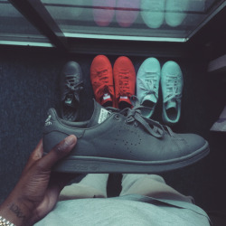 westburydesigns:  RAF SIMONS X STAN SMITH.c/o: blvckexclvsive.