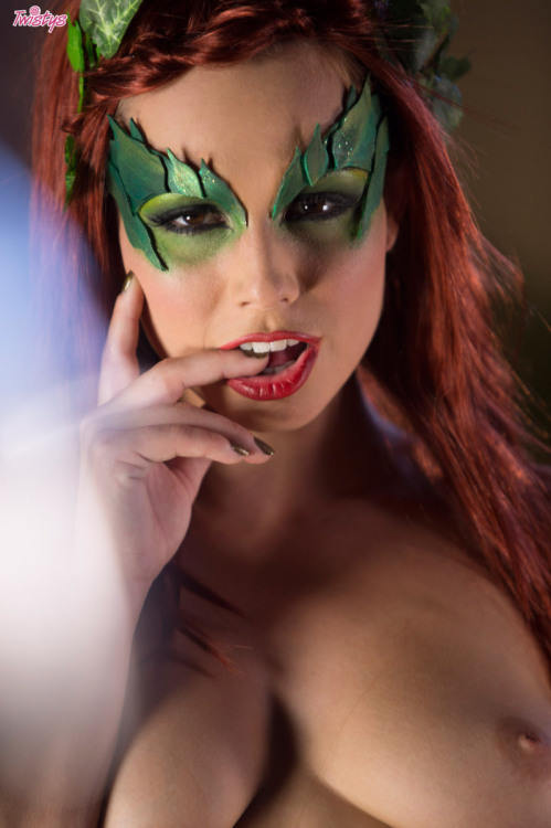 phantomshaunt:  AIDRA FOX As A Sexy Poison adult photos