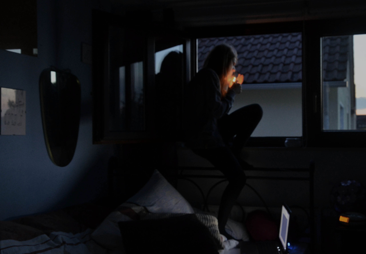 polly-pe:  my room in the evening 