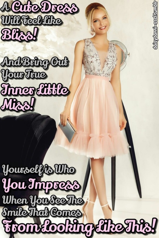hotjura:  daisydanni-sscl:  Dresses make you feel so pretty 👗👑 and oh wow! this dress is AMAZING 😍 love to own a dress like this 😘  Mmmmm