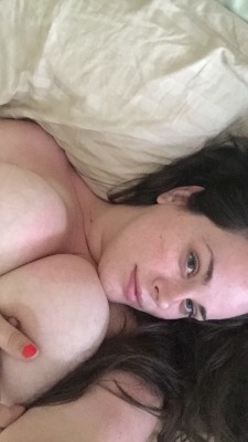 moloweez:  #iwokeuplikethis #freethenipple