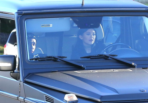  01.16.15: Kylie driving in Calabasas with Tyga 