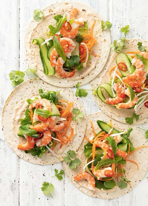 Prawn Wraps With Chilli Aioli - No cook and the perfect lunch treat! 