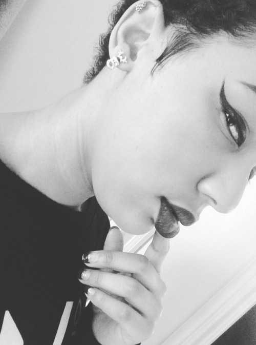 justkiddingitsonlykris:  sapphiredoves:  Eyes like a hawk, heart like a lion.  Gorgeous