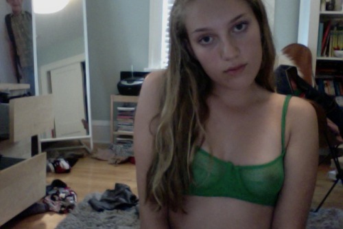 slutcarnival:ahh you can see my nipples!! someone call the police!!!!
