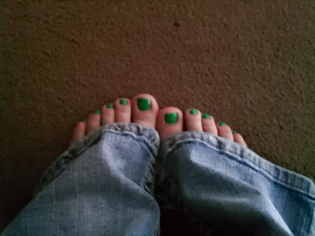 onlythebesttoesucker:  I did say I love sexy girl feet!!