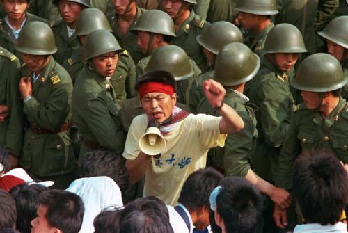 shihlun:Peter and David Turnley in Tiananmen Square, 1989.June 4th marks the 26th anniversary of the