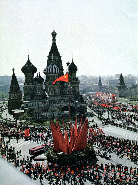 fuldagap:International Day of Worker’s Solidarity parade in the Soviet Union. 