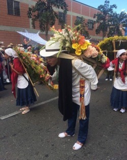 #feriadeflores2017 #desfiledelossilleteros #medellin