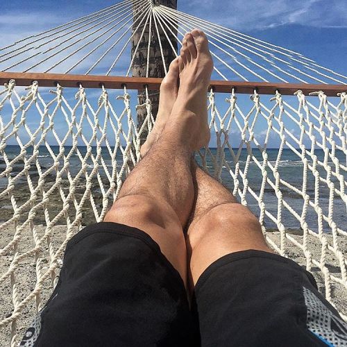 dailykeahu:  keahukahuanui: R & R. 🌴 Unlike this rain and pile of work I came home to. [Source: Instagram]