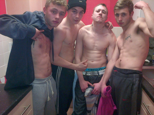 stevedinlo: ………….more tasty hot spunks in thier trackies!!!!!