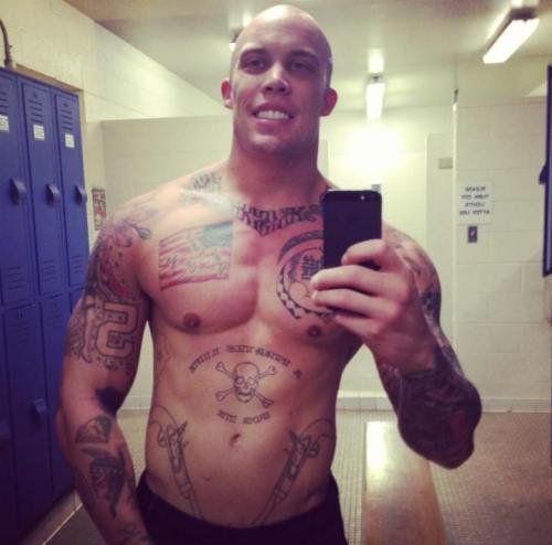2sthboiz:  hot solider   hot !!!