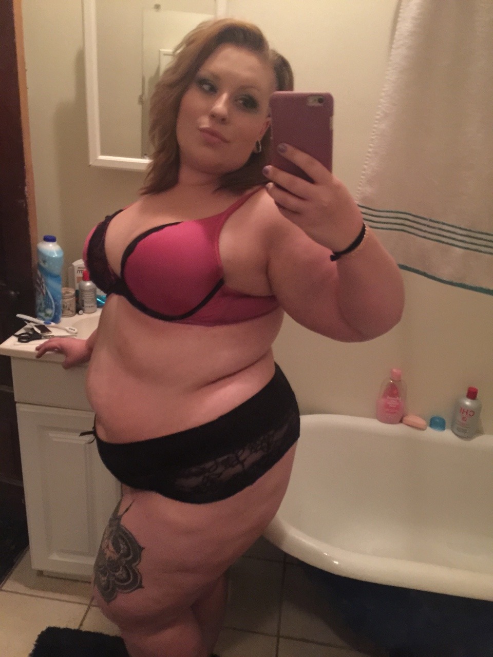 kweedly:  I feel like my body looks better and better each day.