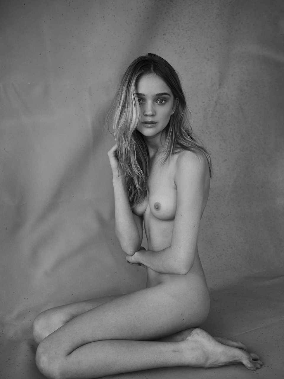 celeb-nude:  Rosie Tupper#celebrity nude #nude celeb