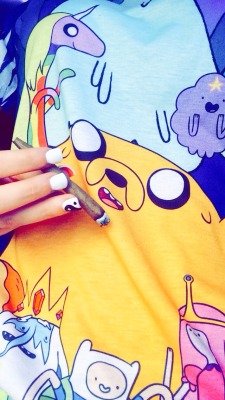 briannatower:  get high and watch adventure time. 