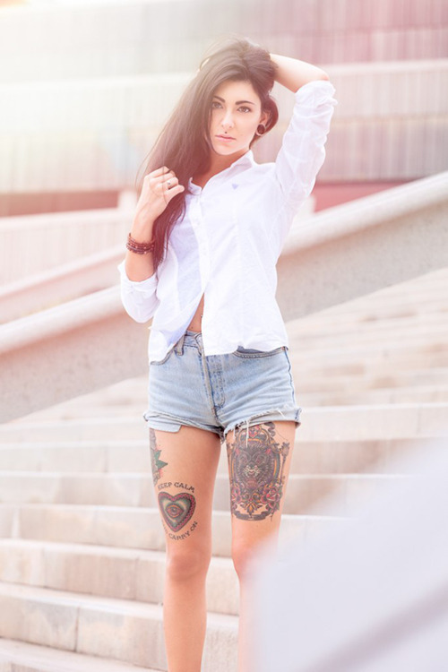 tattoogirls66:  love this tattooed beautys - http://tattoogirls66.tumblr.com here