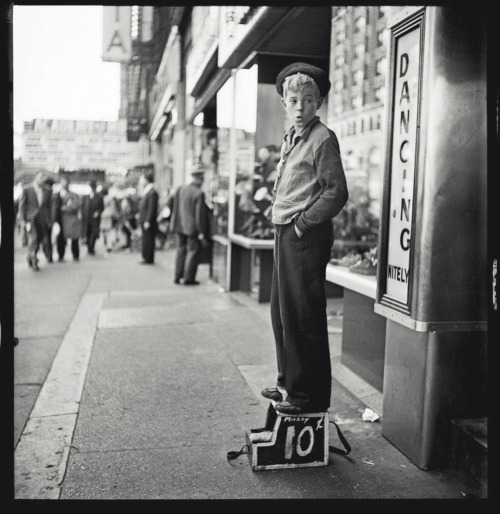 A photo by Stanley Kubrick, 1947, for LOOK Magazine  