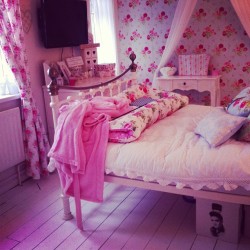  BEST PINK ROSY/BUBBLEGUM BLOG IN THE WORLD OWNED BY A PRINCESS!  