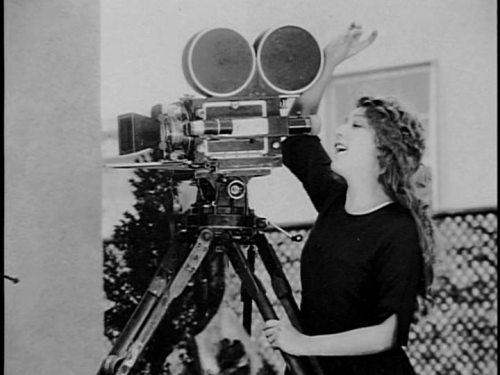 classicmaiden:Mary Pickford and cameras. 