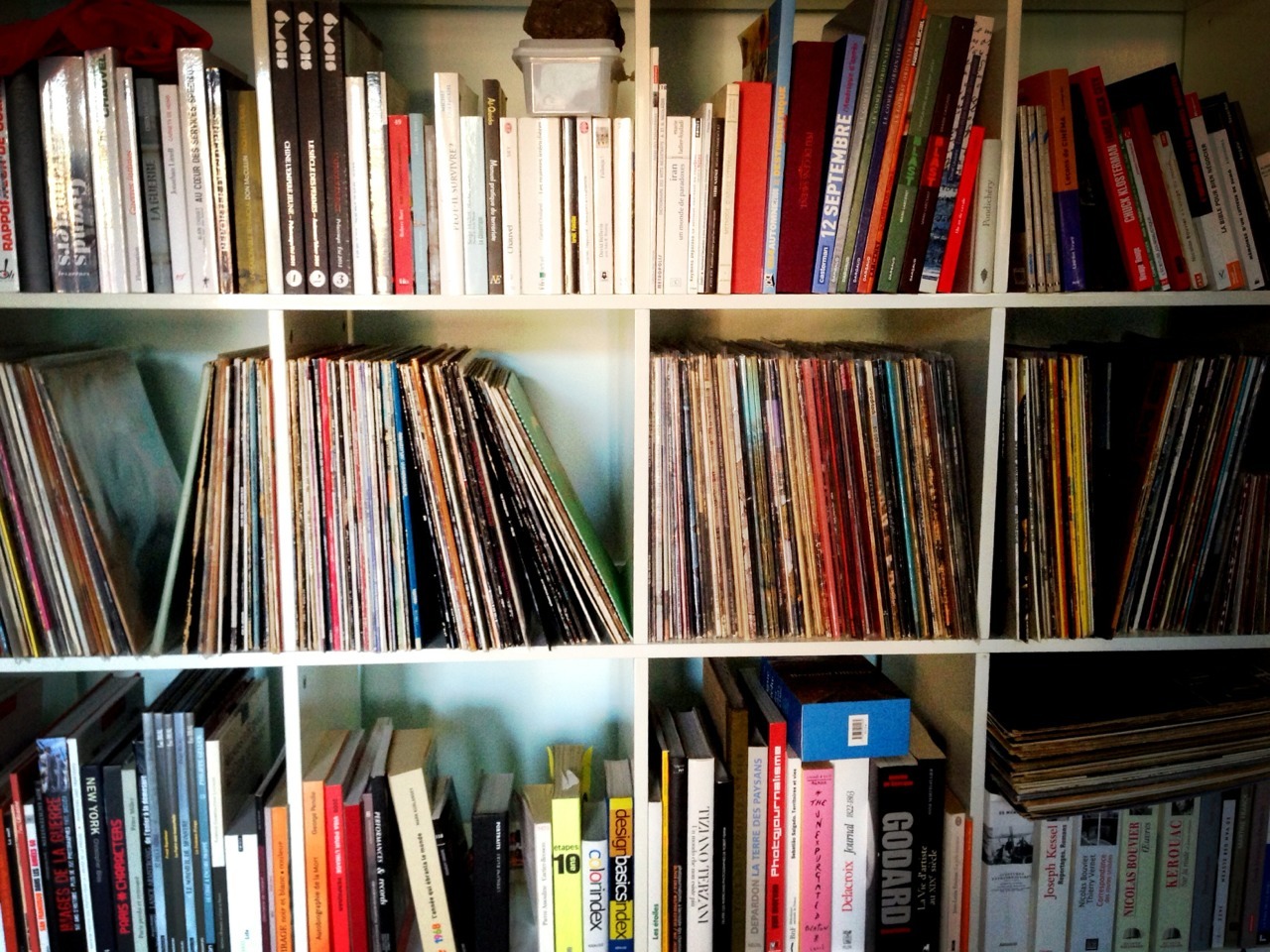 sigma6-vinyl:  Yallah Tumblr !!! #vinyl #books #records #library #home 