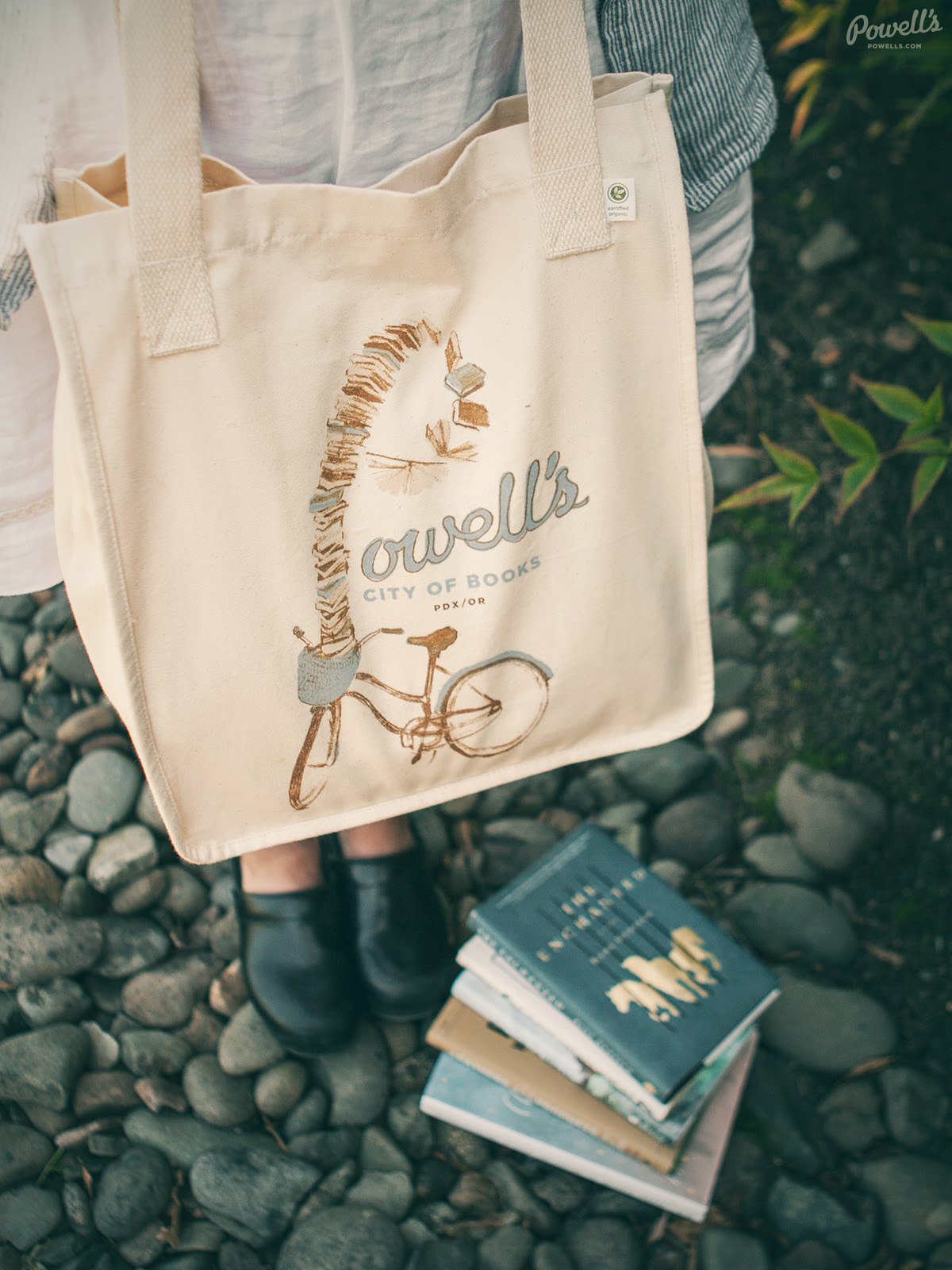 powells:
“ Books and bikes: the perfect way to embrace Sunday. http://powells.us/1stYib0
”
TOTE BAG LUST.