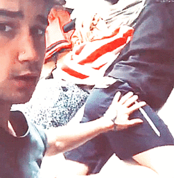 twintalkstime:  jai & luke + touching each other 