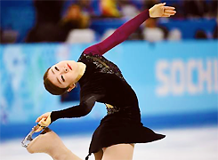 edge-triggered:  whatmakesyoulove:  Yuna Kim, Sochi 2014 (Silver)Figure Skating  Yuna and her gold-medal winning dress.